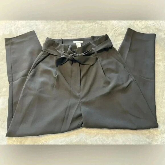 H&M Pants - H&M High Rise Pleated Paperbag Pants | Belted Pants| | Size 8 | Color Black